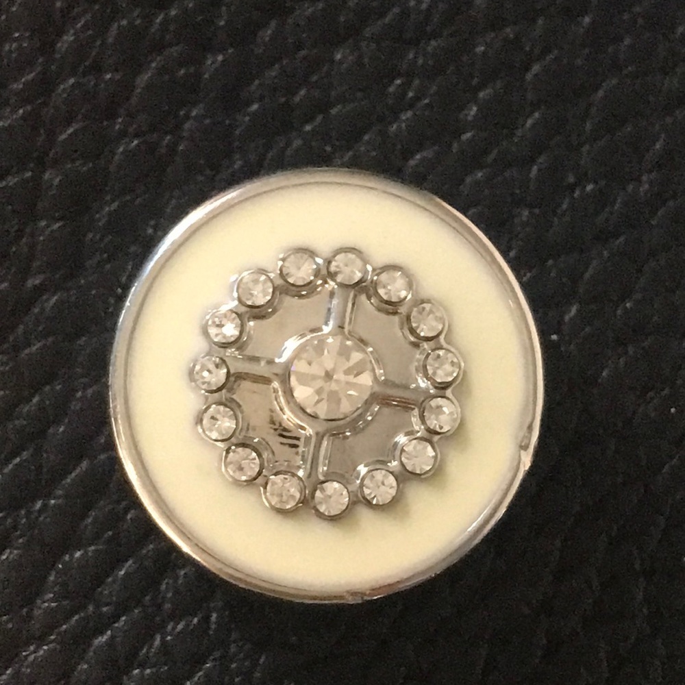 Retired White Snap